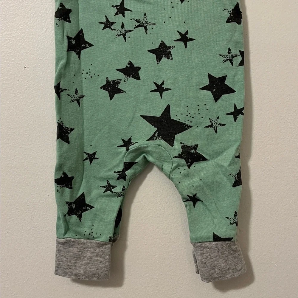 LAMAZE Infant 0-3mo Organic Cotton Romper One Piece Star Print Green Gray EUC